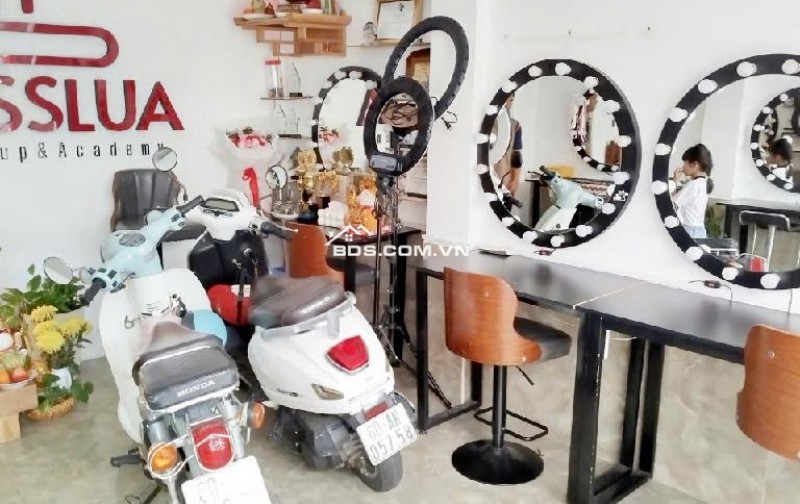 Dưới 5,8 tỷ nhà MT 2  Lầu + ST gần Lạc Long Quân, đang cho thuê 14tr/tháng